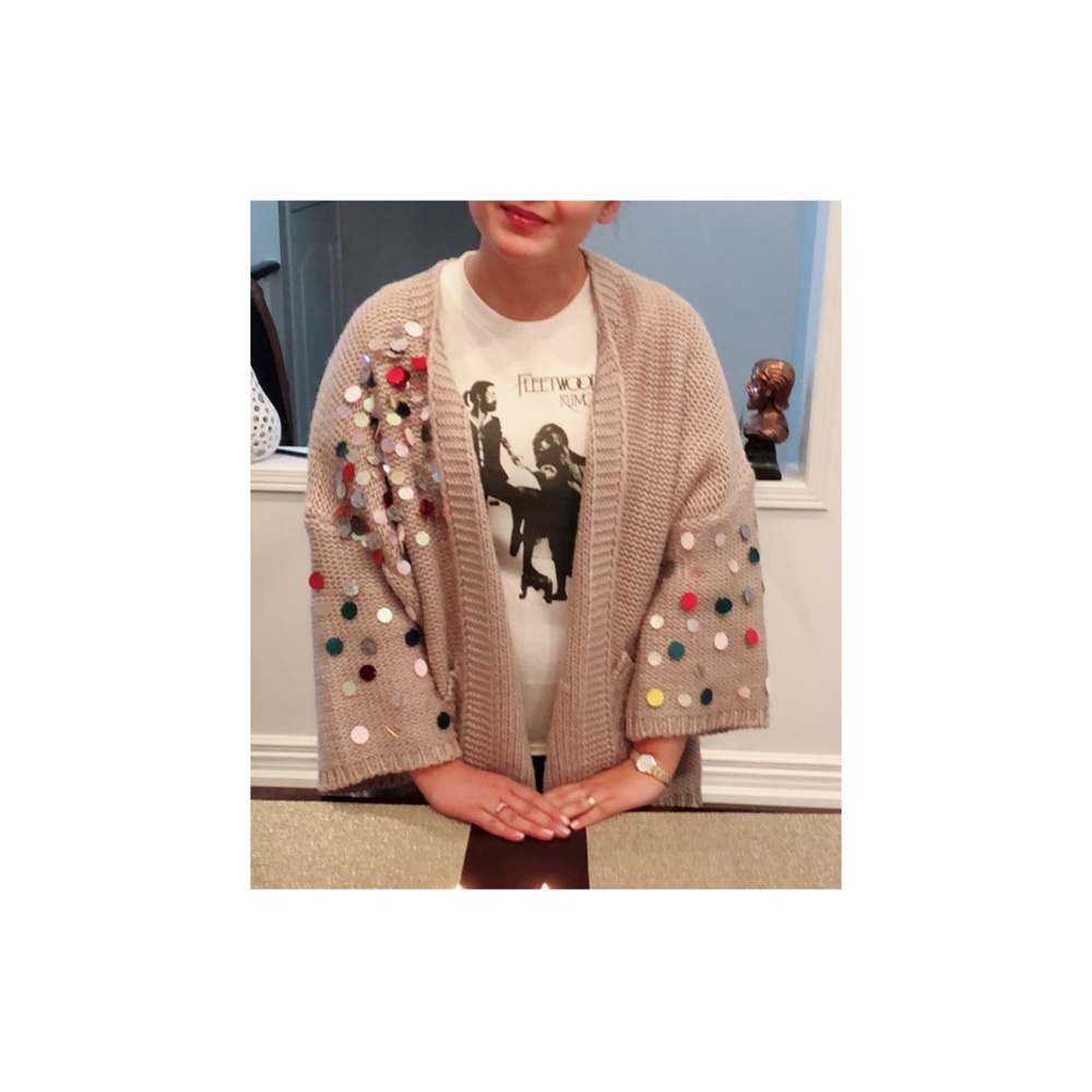 (NOT FOR SALE) Super cute sequinned knit sweater